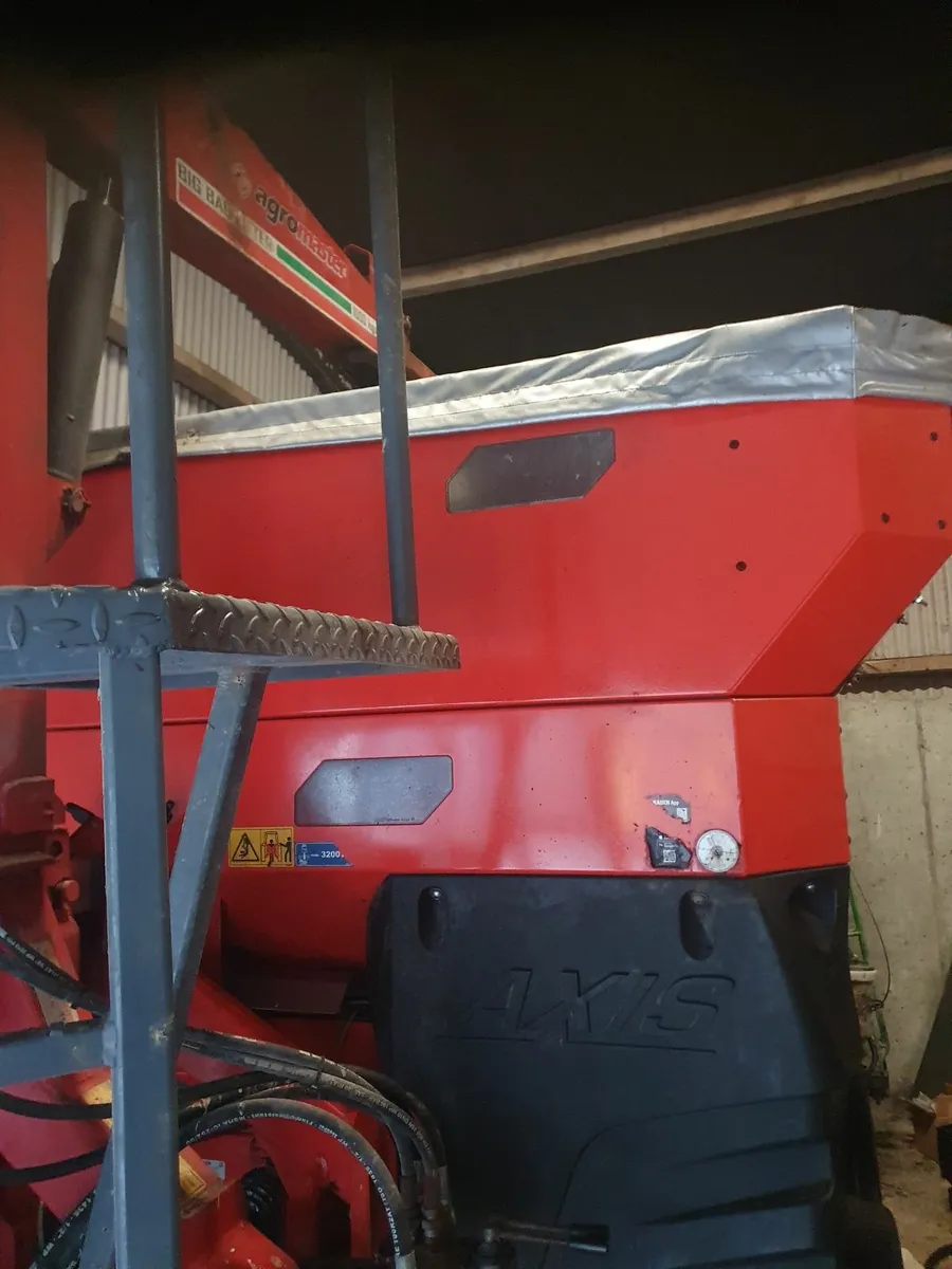 Rauch Fertiliser spreader - Image 4