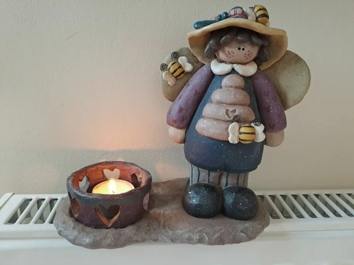 Crazy Mountain June Candle holder bee keeper - Image 1