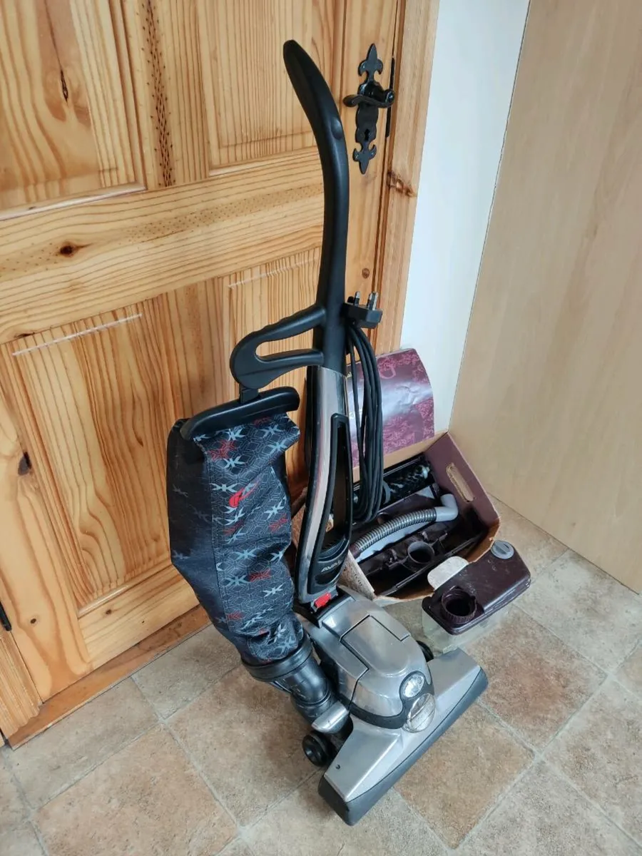 Kirby vacuum cleaner MODEL G10E Sentria. Working. - Image 3