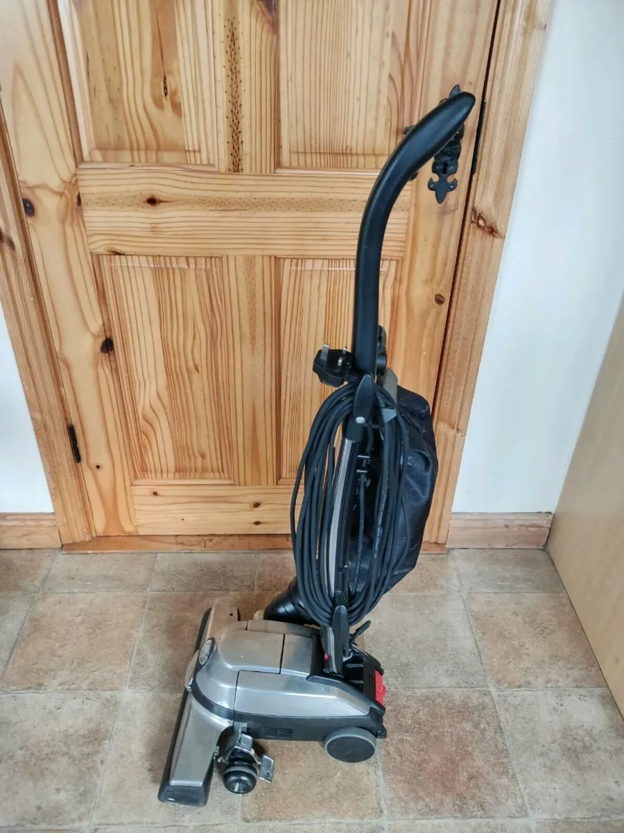 Kirby vacuum cleaner MODEL G10E Sentria. Working. - Image 4