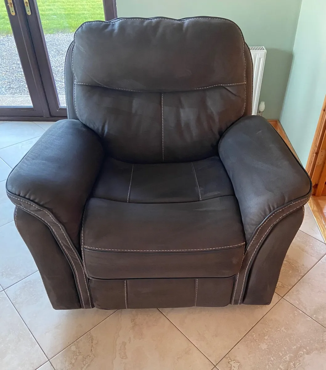 Armchair - Image 1