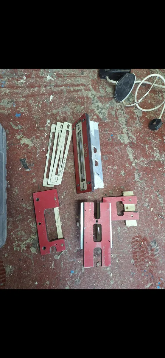 Door hinging kit - Image 1