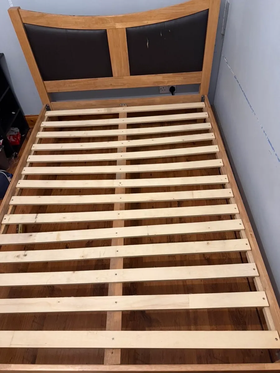 Double bed - Image 1