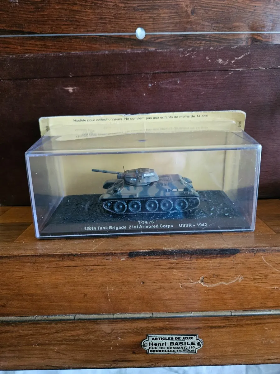 Corgi Atlas Russian WW2 T34 - Image 1