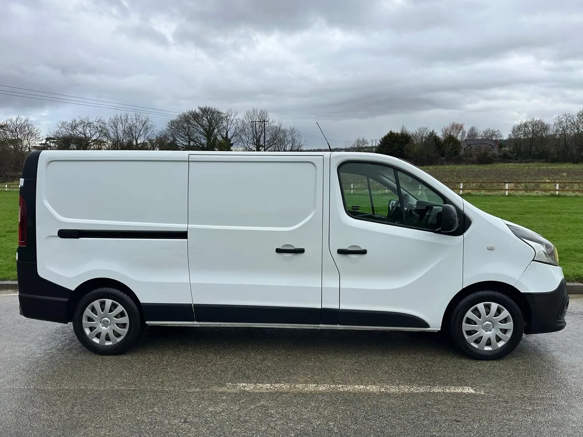 Renault Traffic 2015 Cvrt12/2026 - Image 3