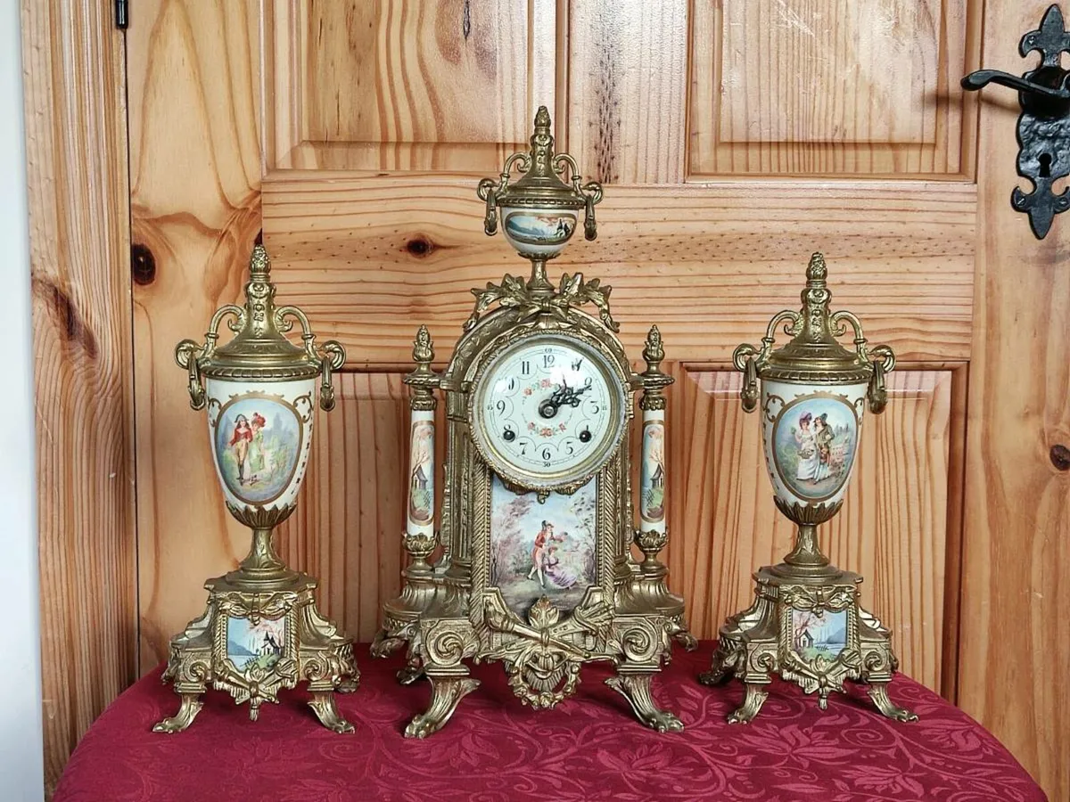 Vintage Ceramic And Brass Mantle clock - Image 1