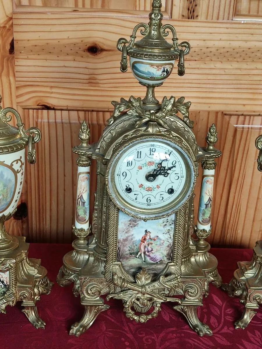 Vintage Ceramic And Brass Mantle clock - Image 3