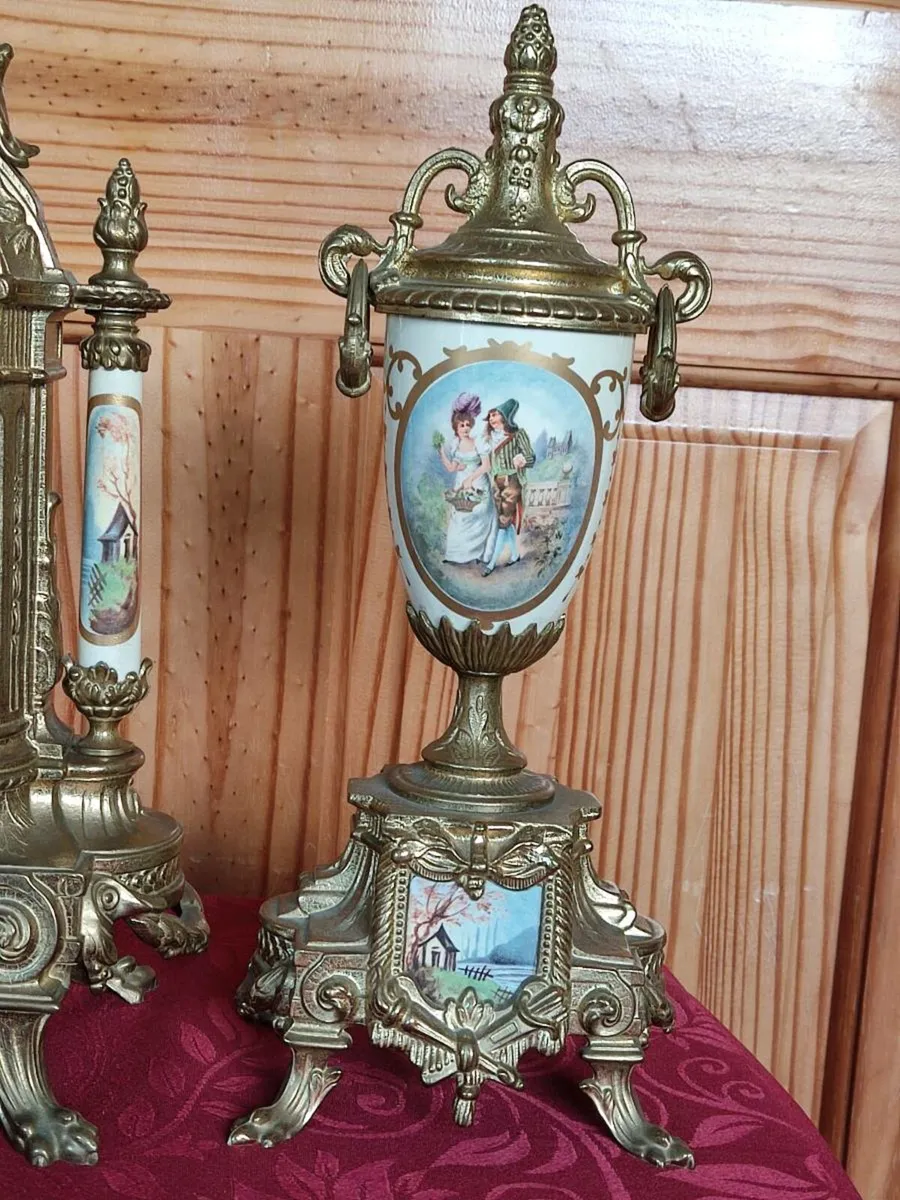 Vintage Ceramic And Brass Mantle clock - Image 4