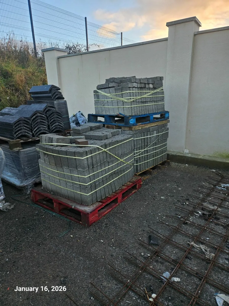 Cavity Blocks and stock bricks - Image 2