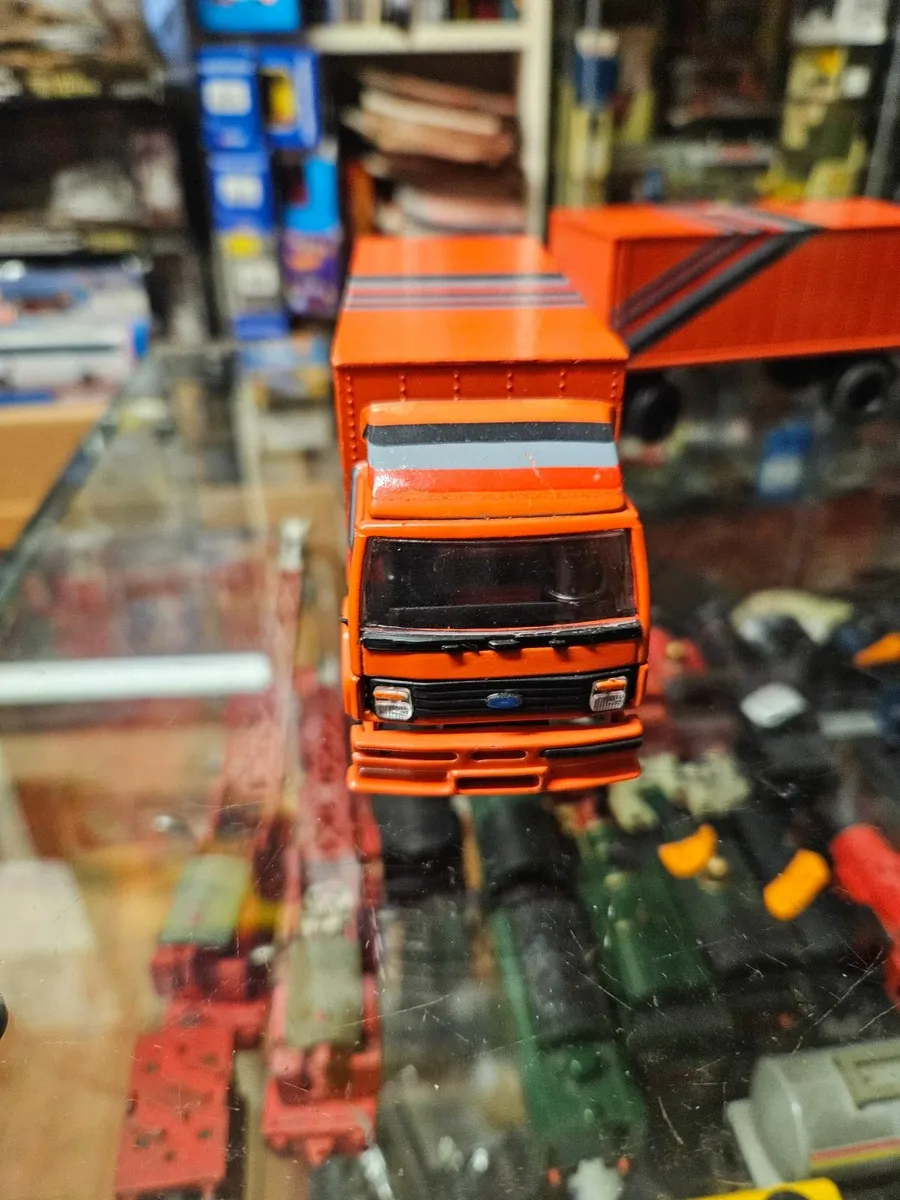 Corgi NZG Ford Cargo Truck and Trailer - Image 2