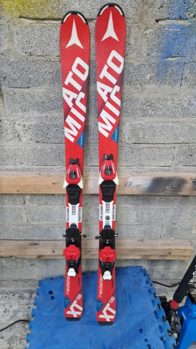 Atomiv Redster skis - Image 1