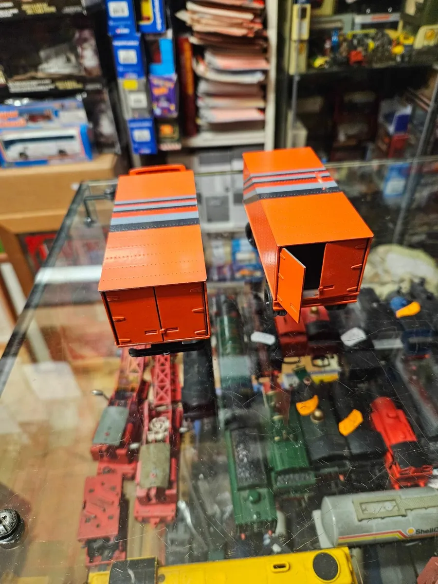 Corgi NZG Ford Cargo Truck and Trailer - Image 3