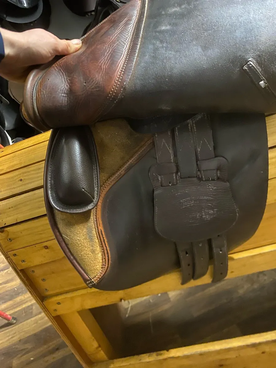 Bates leather adjustable saddle 16.5-17” - Image 3