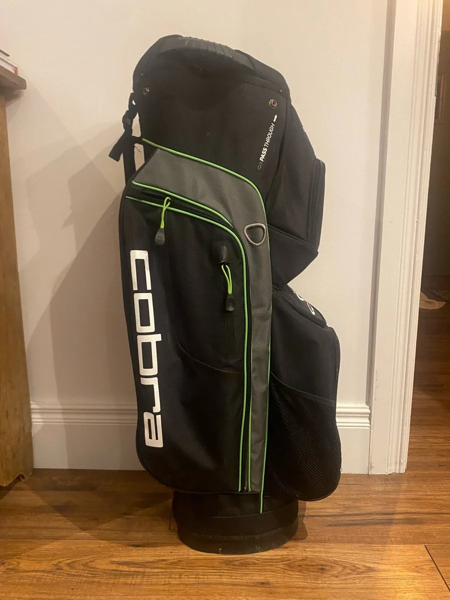 Cobra golf bag - Image 1