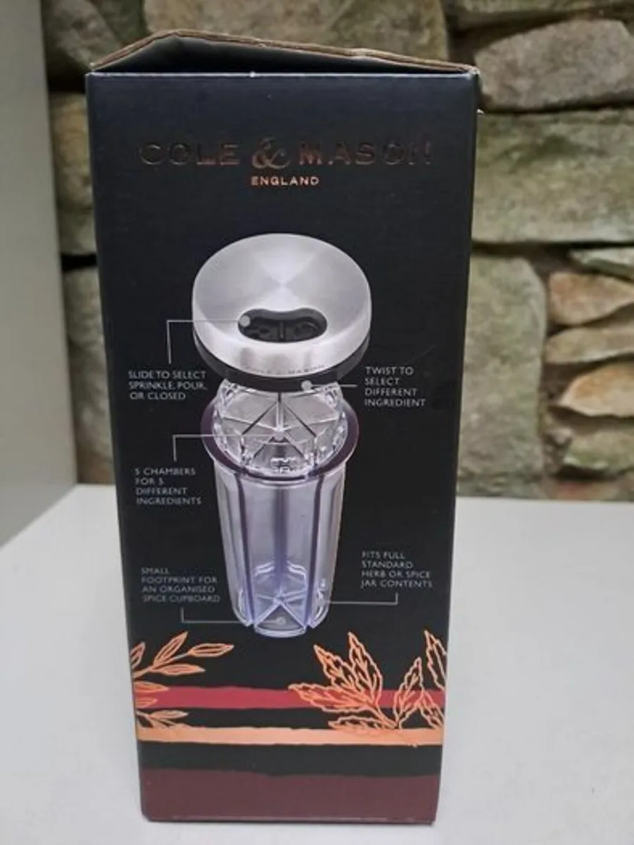 Cole & Mason Saunderton Spice Storage & Shaker - Image 3