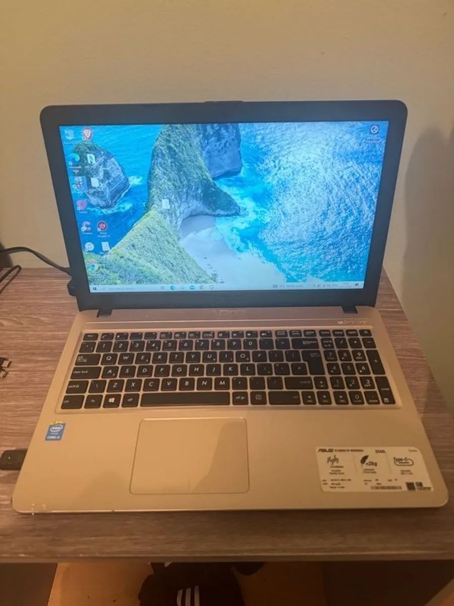 ASUS X540L Laptop | Intel i3 | 256gb SSD | Windows 10 | DVD Drive - Image 1