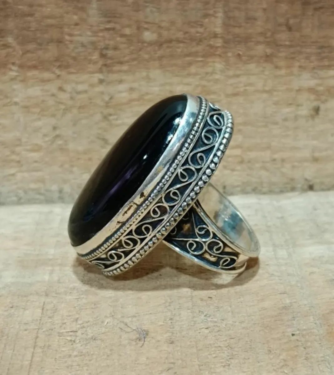 Beautiful Large Onyx Ring - Image 4
