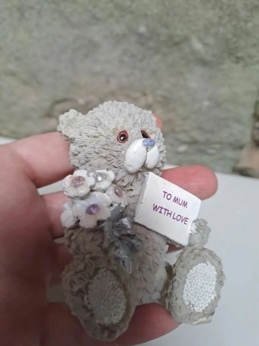 Free To mum with love Figurine - Image 2