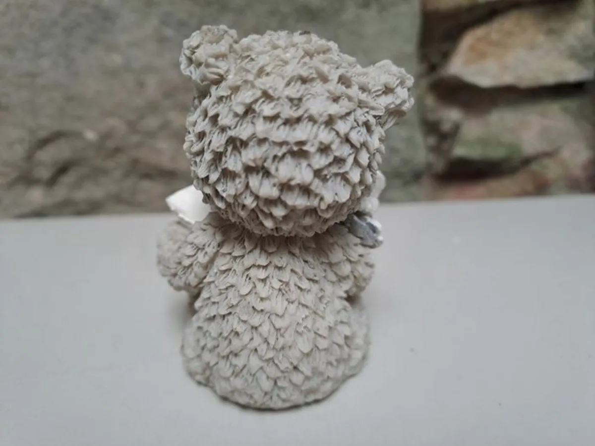 Free To mum with love Figurine - Image 3