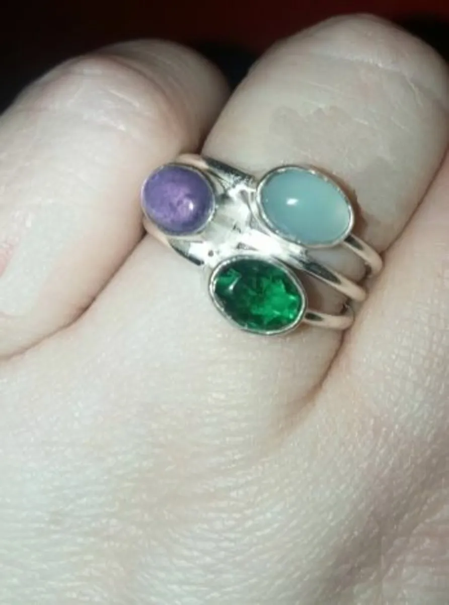 Beautiful Sterling silver Multi Gem Ring - Image 4