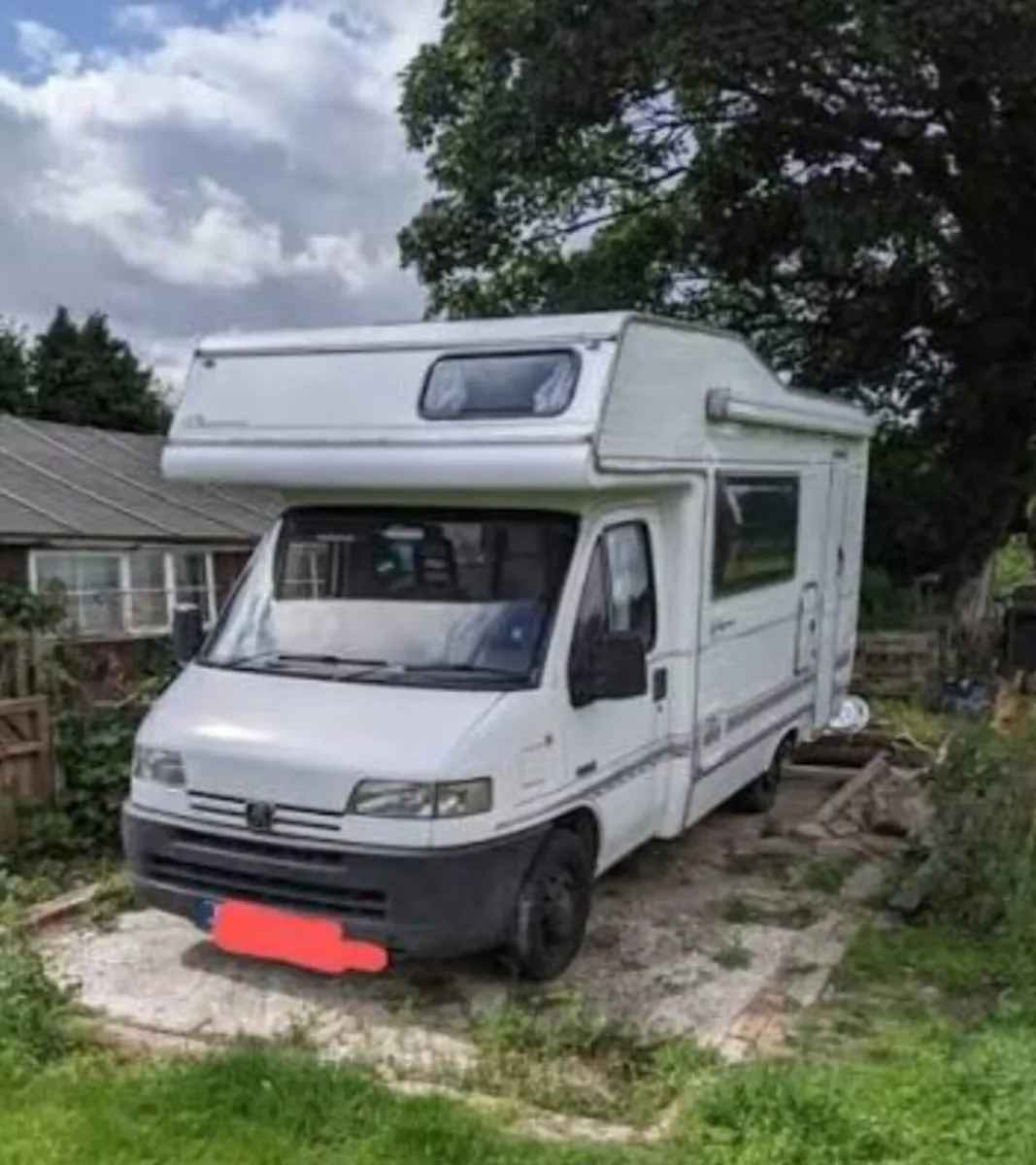 I buy old camper vans that need work or repairs - Image 1
