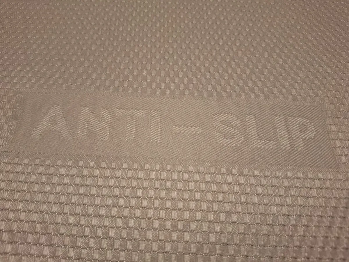 Mattress Topper - Queen-Size Double 4' 6" AS NEW - Image 3