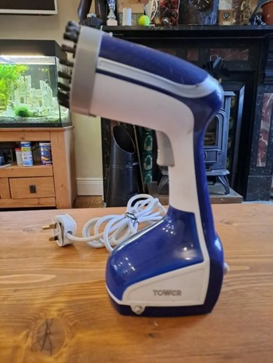 Tower steamer for clothes - Image 1