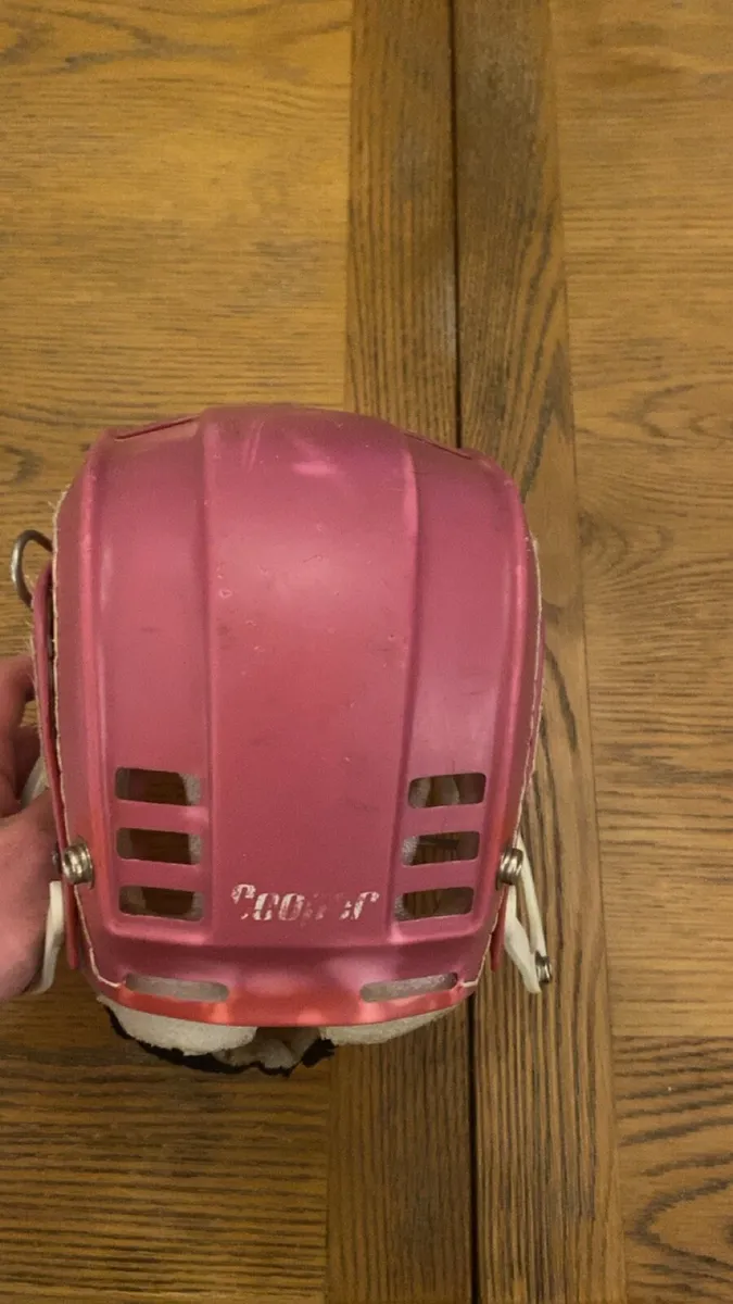 Hurling helmet - Image 3