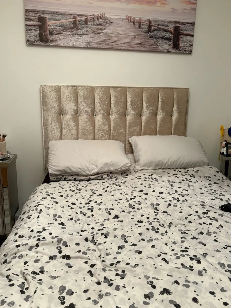 Headboard and storage base bed - Image 1