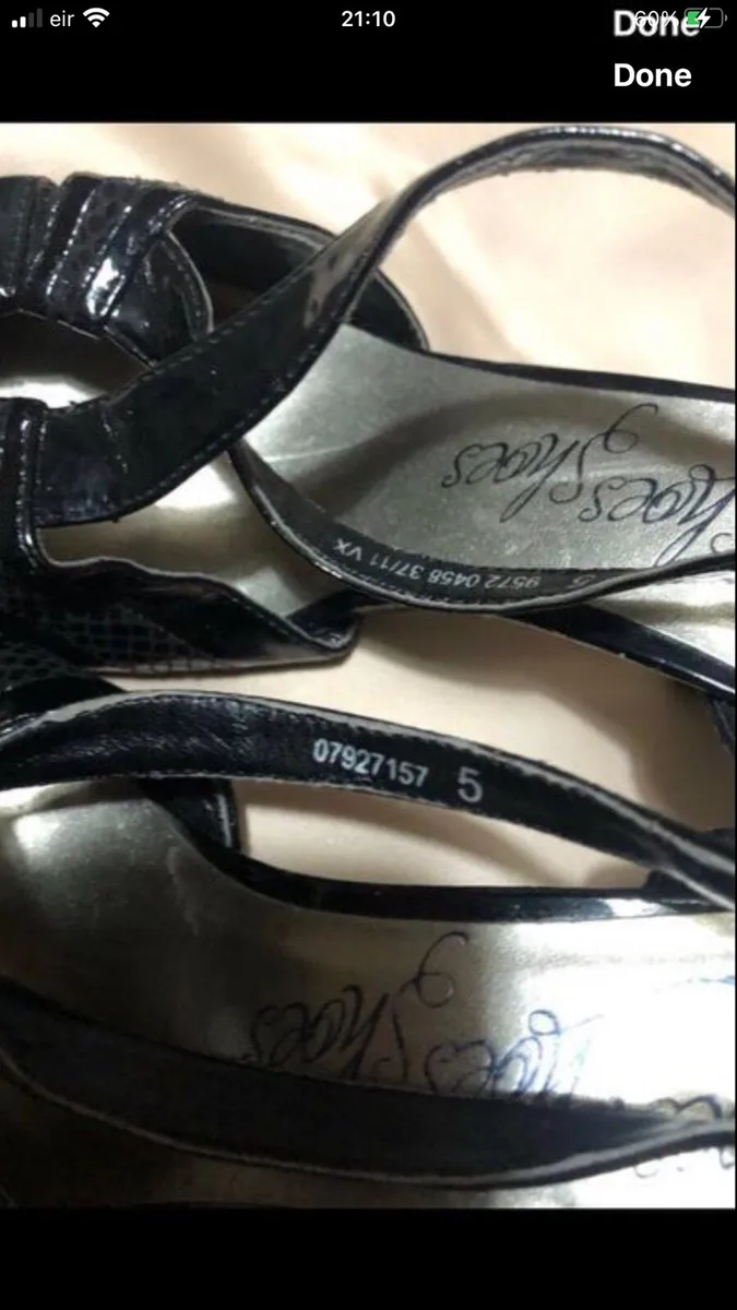 Ladies M&S shoes size 5 €10 - Image 3