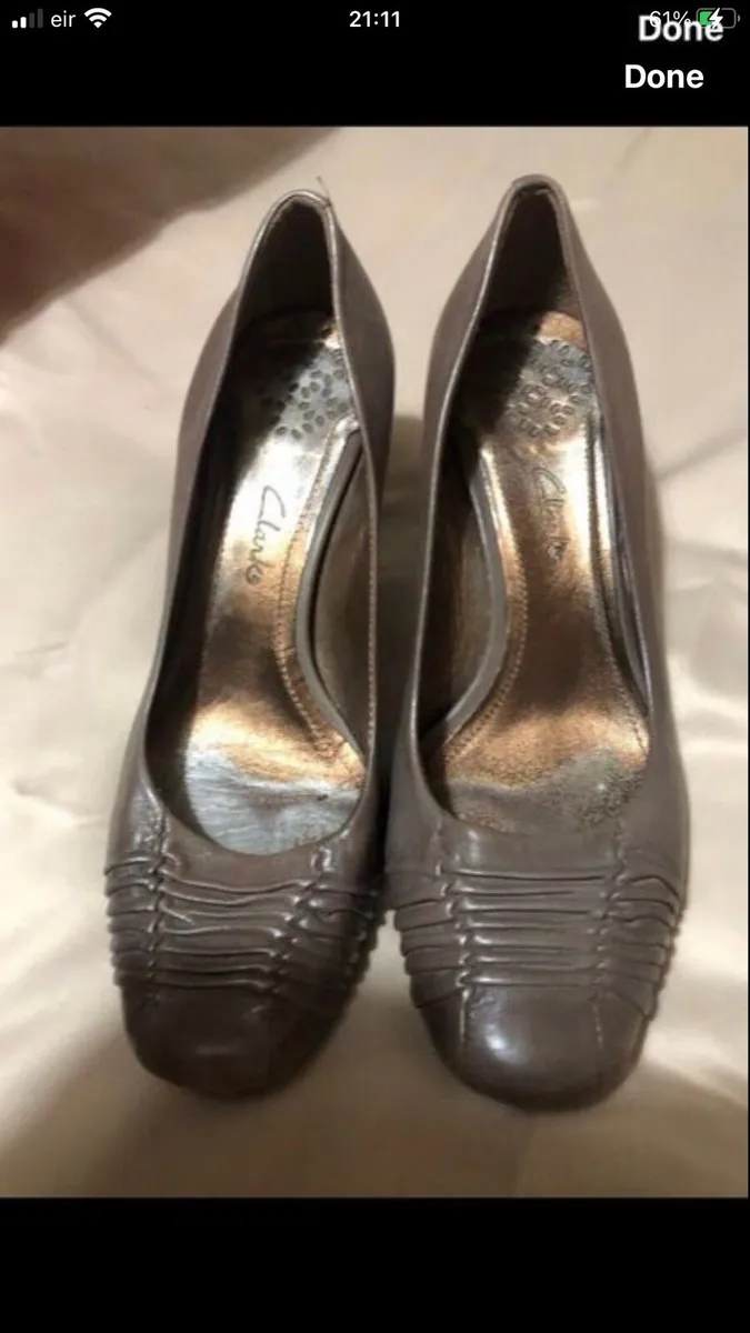 Ladies Clark’s leather shoes size 5.5 €15 - Image 1