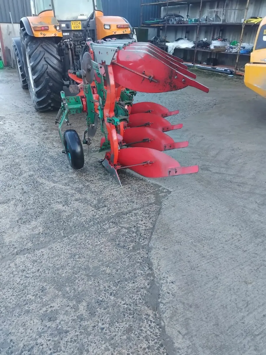 4 furrow kevernaland plough - Image 1