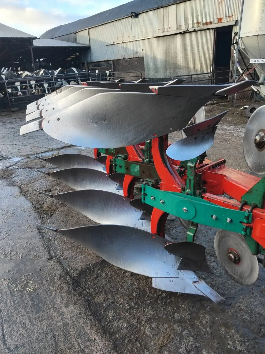 4 furrow kevernaland plough - Image 3