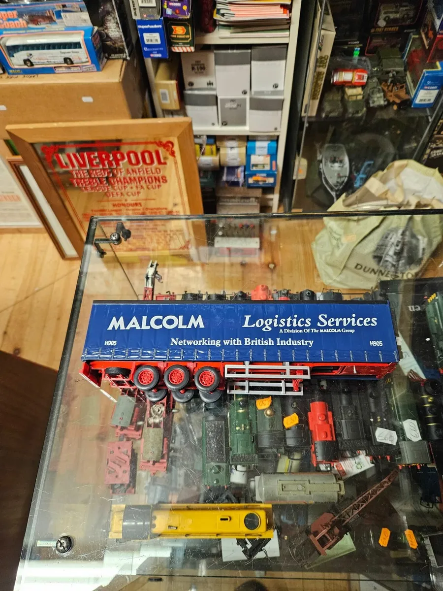 Corgi Caramara Trailer