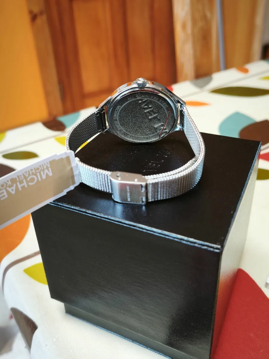 Brand new Michael kors watch - Image 4