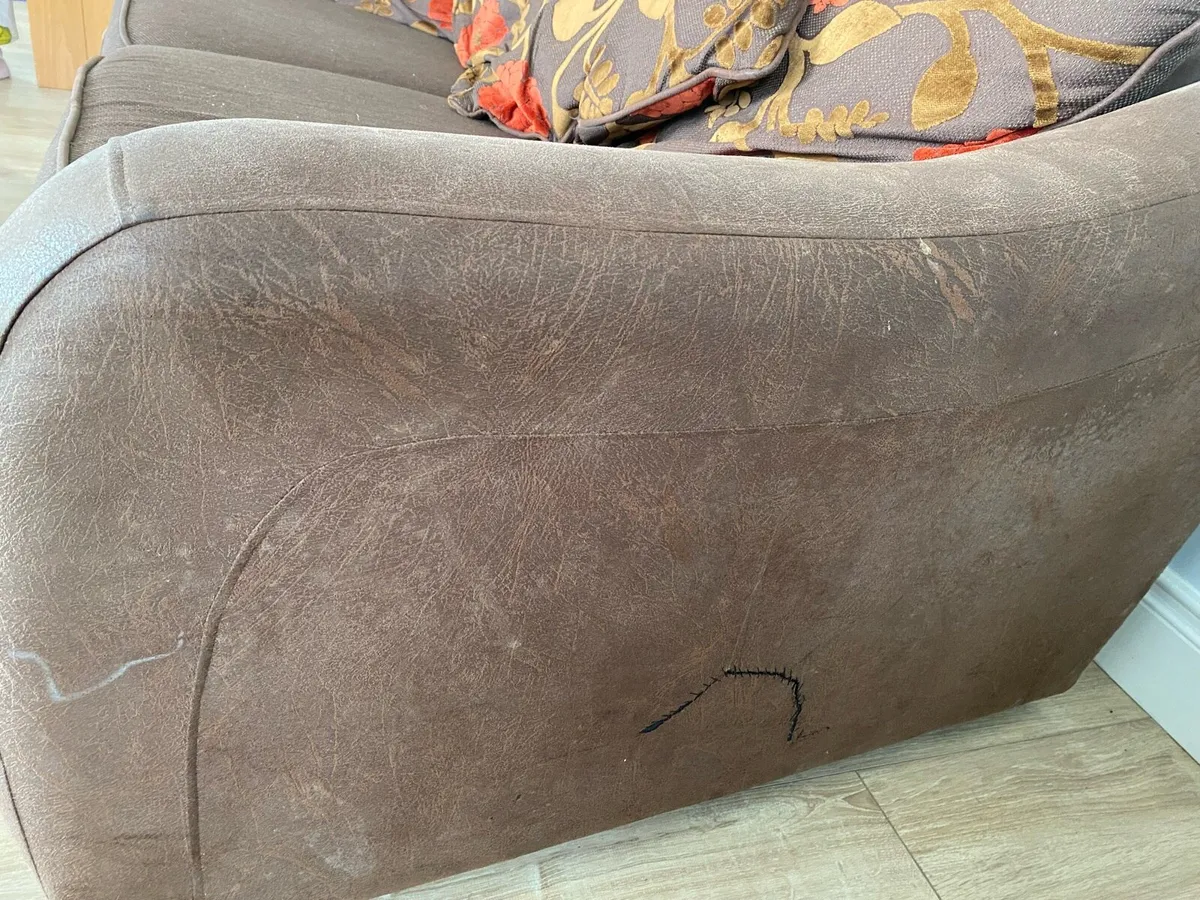 Couch & 1 seater - Image 3