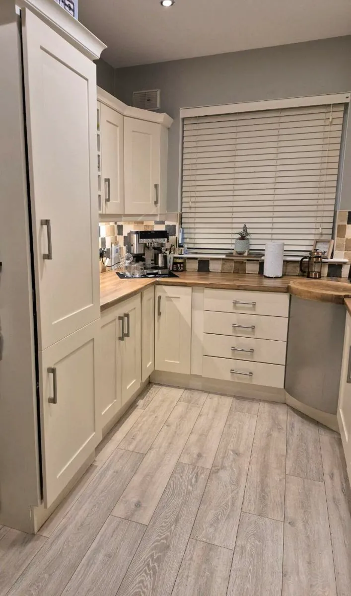 Kitchen Units - Image 2