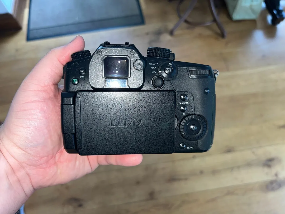 Panasonic Lumix DC-GH5 Mirrorless Camera - Image 3