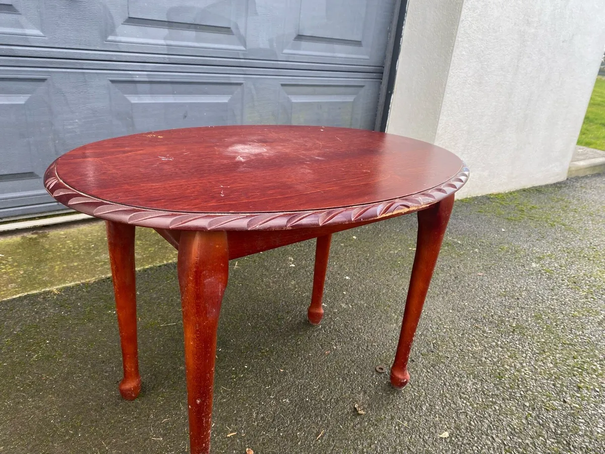 Mahogany small coffee table - Image 2