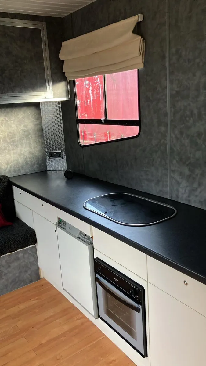 Horsebox - Image 2