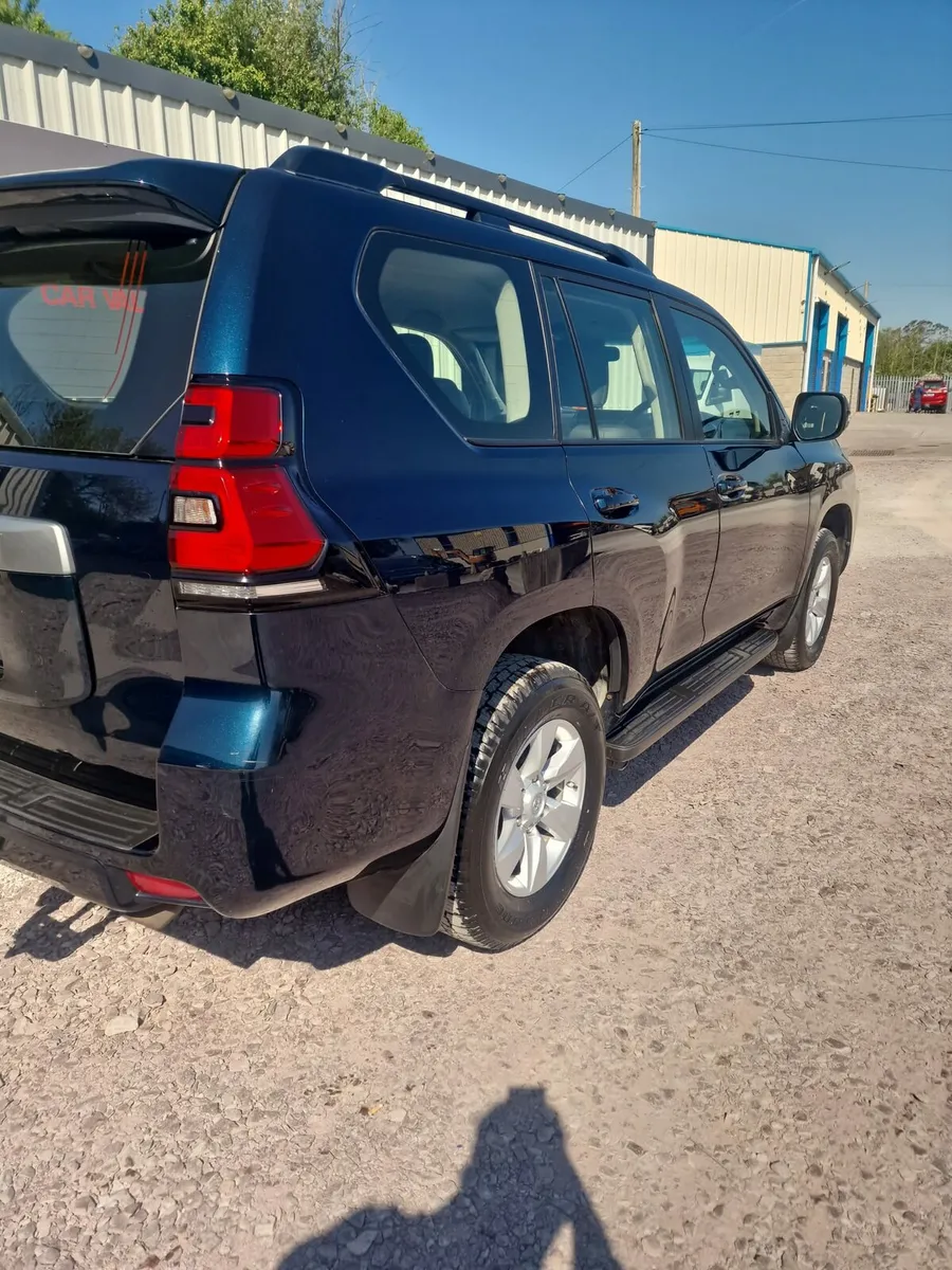 Toyota landcruiser business class - Image 2