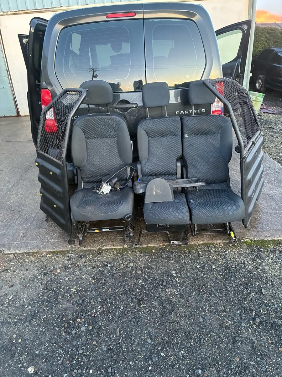 Berlingo/Partner seats and bulkhead - Image 1