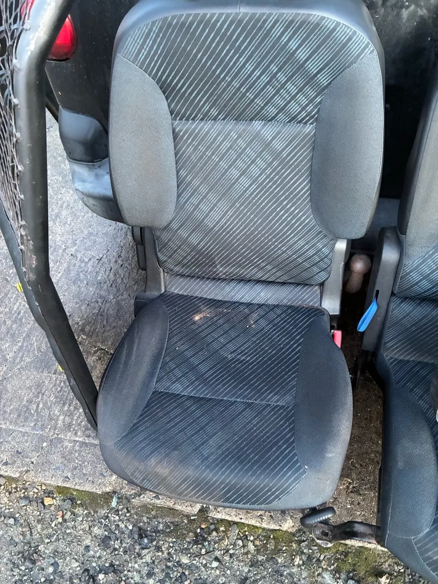 Berlingo/Partner seats and bulkhead - Image 4