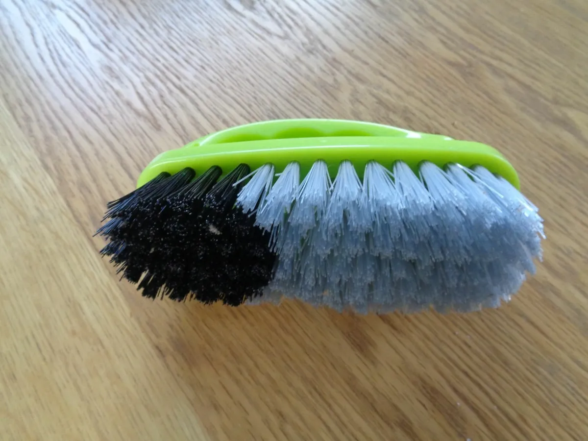 Hand Held Scrubbing Brush for Sale - Image 2