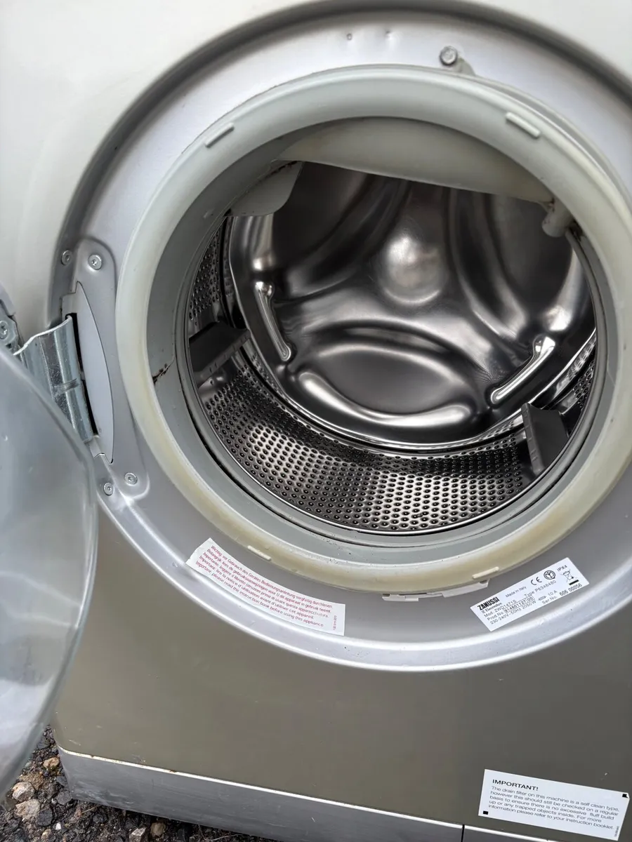 Washer and dryer - Image 2