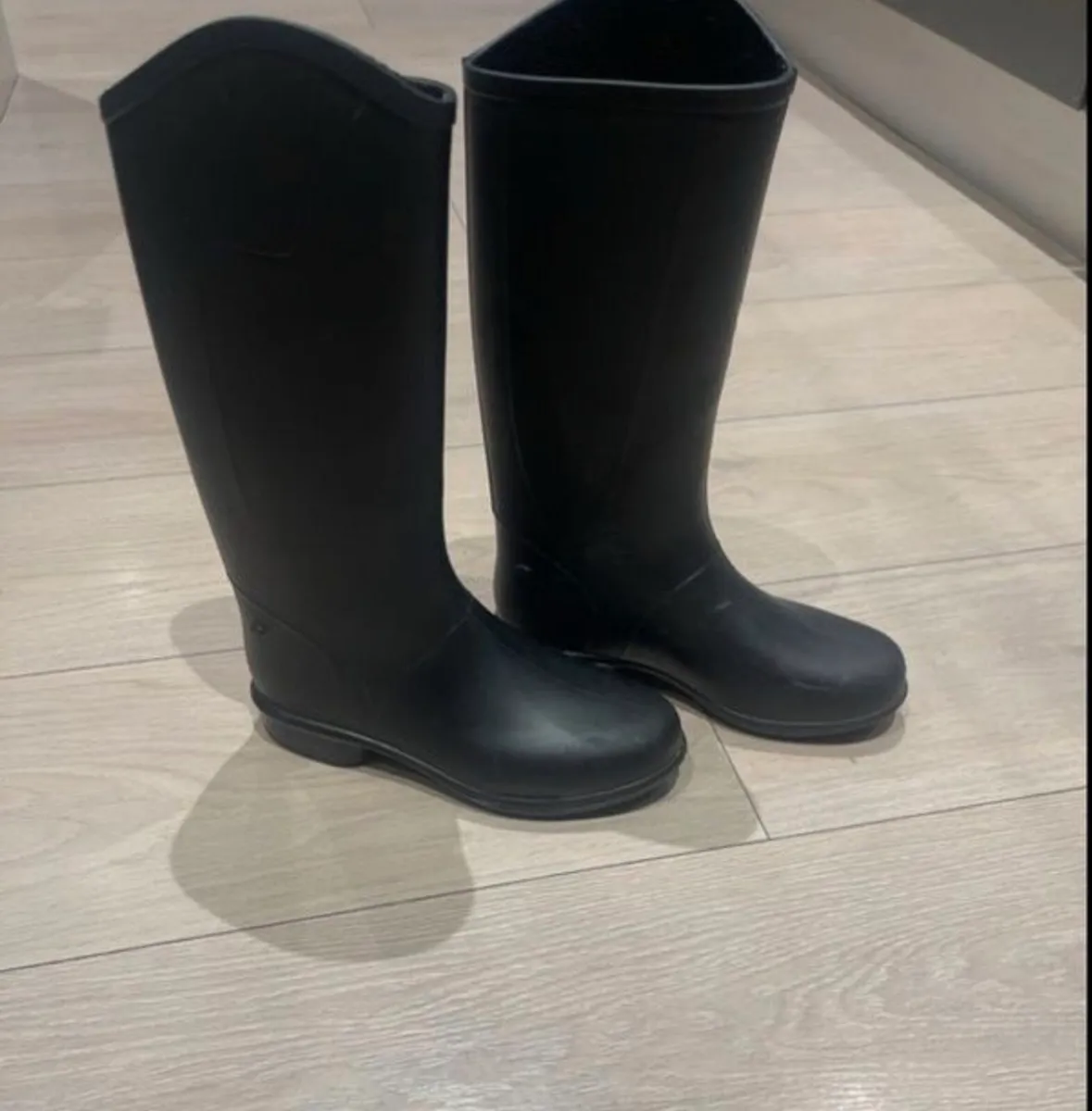 Child boots for horse ridding size 2uk - Image 1