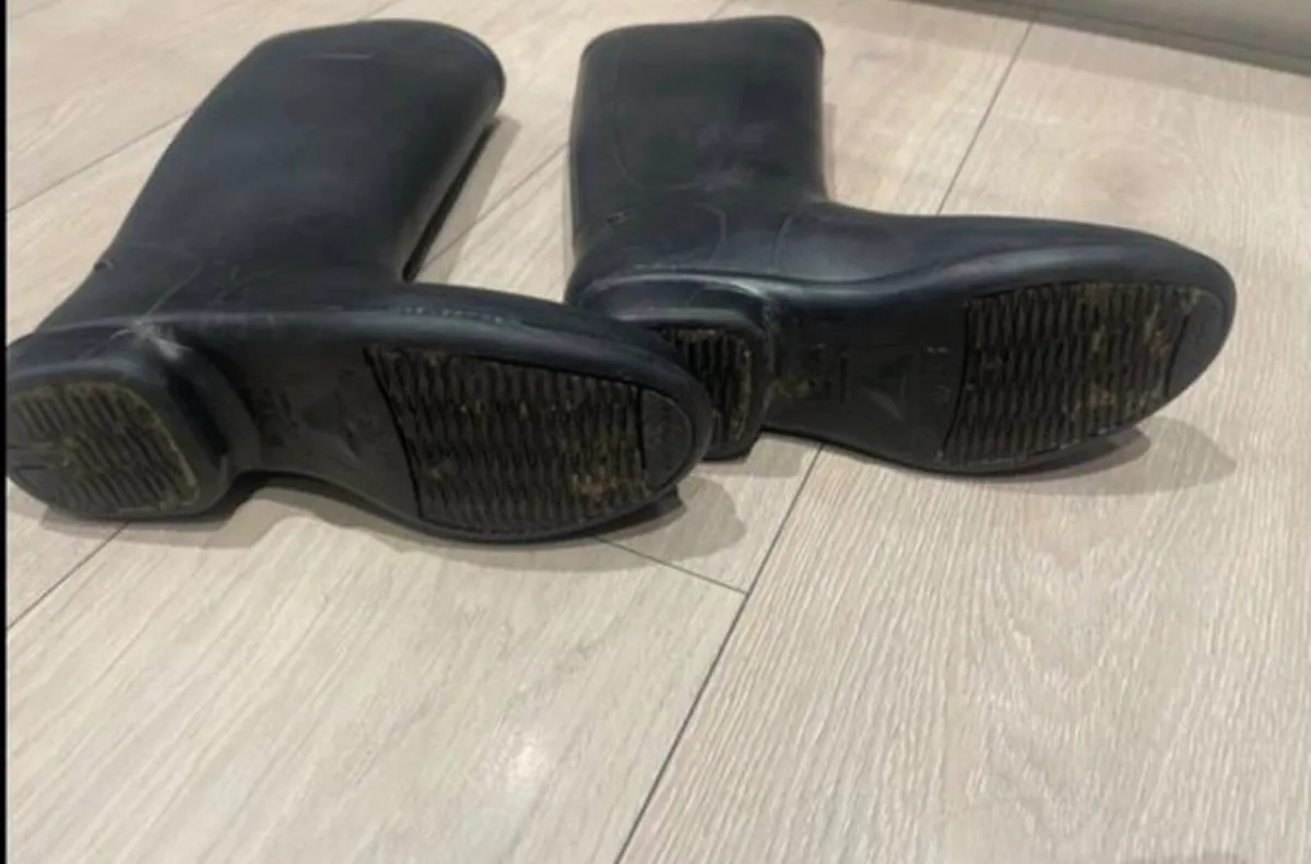 Child boots for horse ridding size 2uk - Image 4