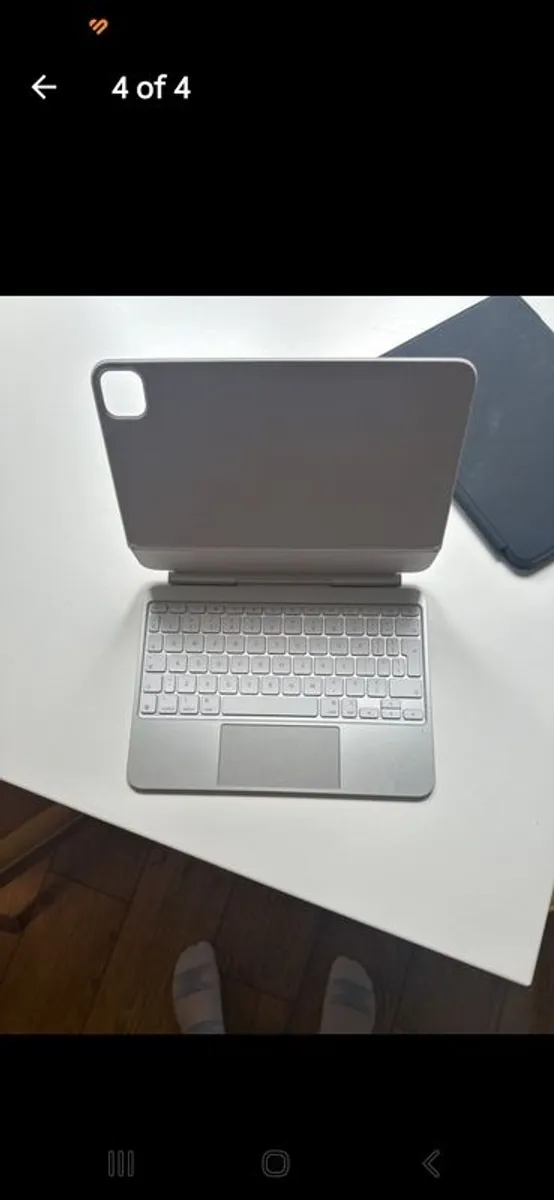 Ipad Pro 5th Gen M4 chip 256gb + apple key board - Image 3