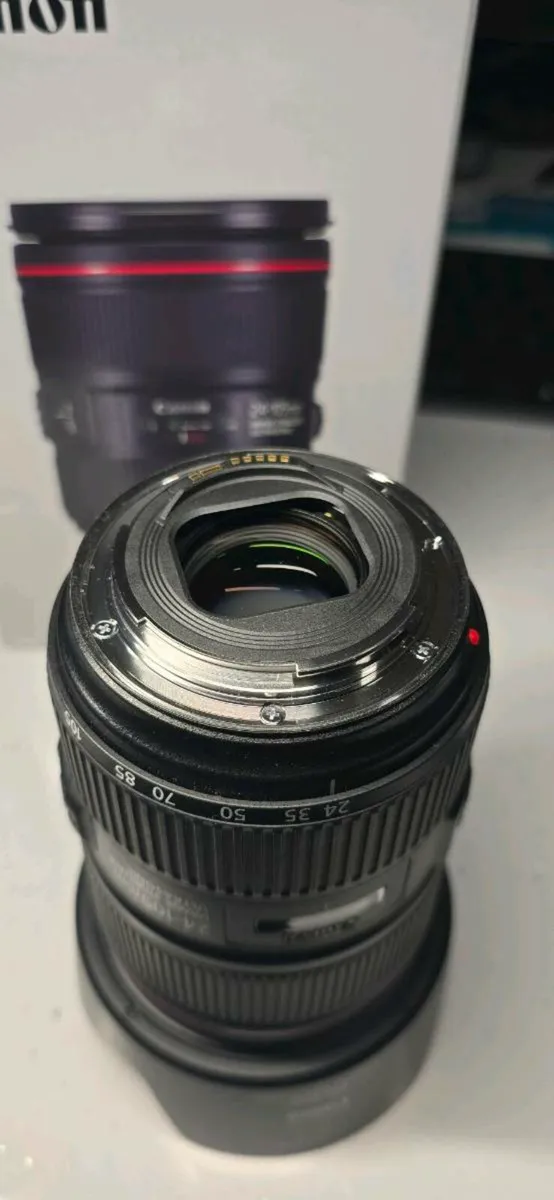 Canon EF 24-105mm f/4L IS II USM - Image 2