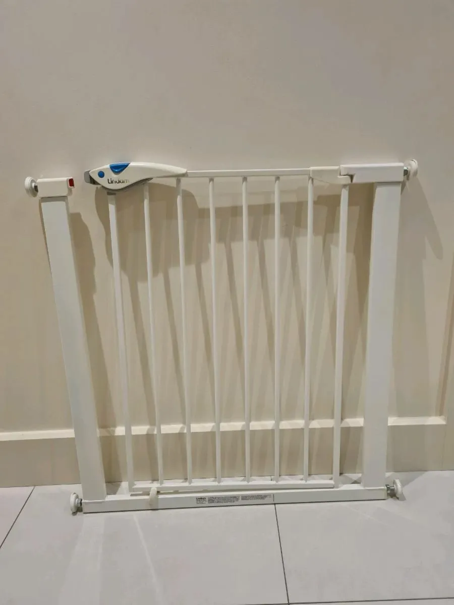 Lindam stair gate - Image 2